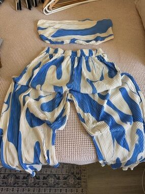 SHEIN Blue and Cream Pleated Two-Piece Set